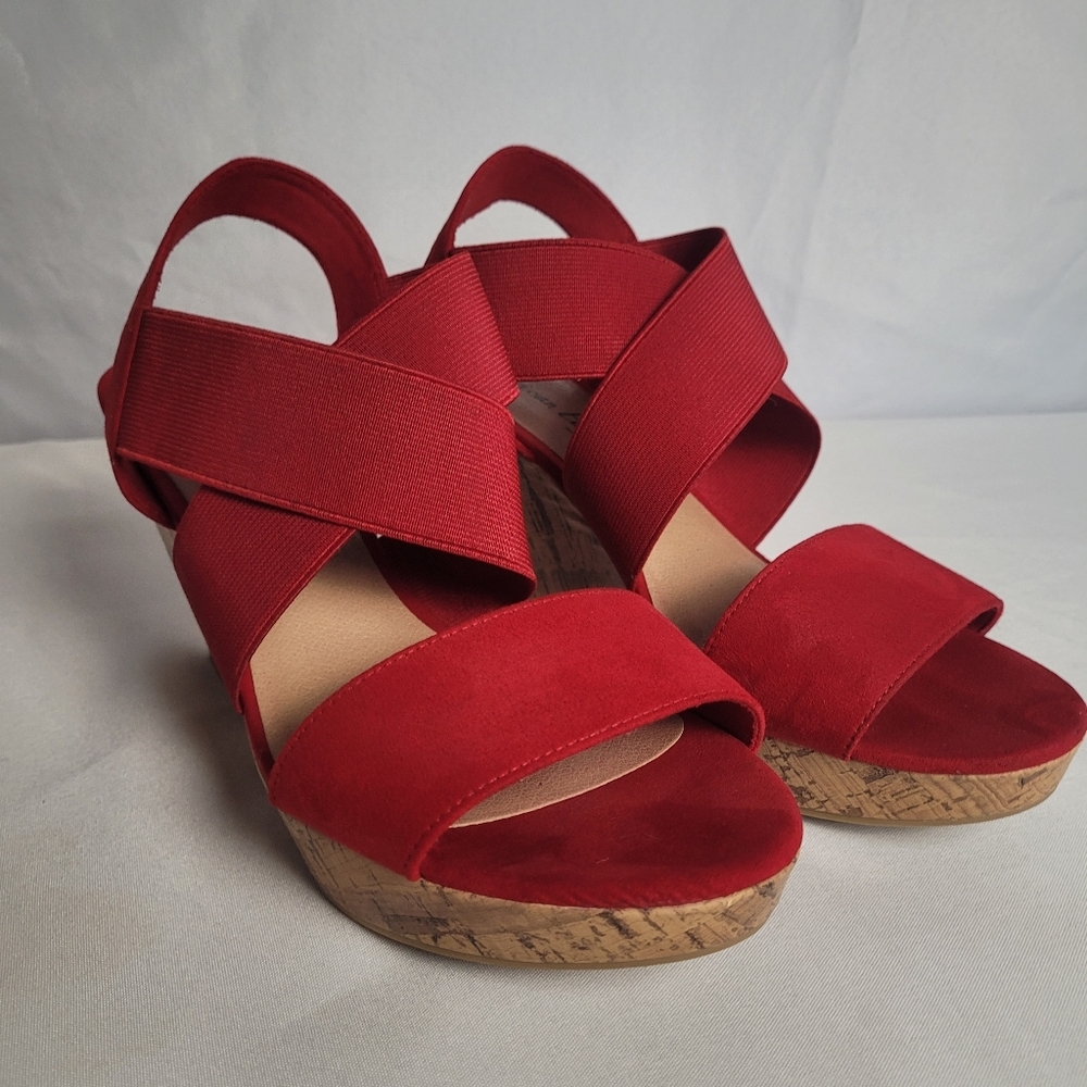American Eagle Red Platform Wedge Opentoe Sandal Size 9.5
